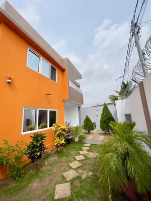 Villa duplex meublée 4 chambres à vendre à Agoè Legbassito, Cité Atiémé – 110 millions FCFA