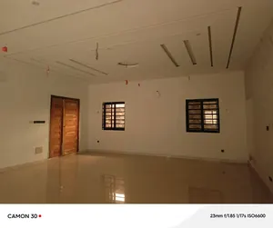 Vente d'une villa duplex à Agoè Légbassito Ahonkpoé, sur demi-lot, R+2, titre foncier personnel – 150 millions FCFA à débattre — photo 11