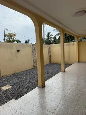 Vente d'une villa à Agoè Fil o Parc, demi-lot, R+1, 4 pièces – 65 millions FCFA — photo 4