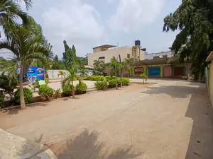 Hôtel opérationnel 4 lots en vente à Djidjolé – 500 millions FCFA — photo 6