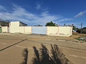 Terrain 1 lot 600 m² en vente à Agbalépédo BOMACO, angle de rue, proche du goudron – 75 millions FCFA