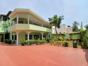 Location d'une villa à Hédzranawoé Balkan, 5 chambres, R+2, garage 5 voitures, avec ou sans meubles – à partir de 800 000 FCFA — photo 3