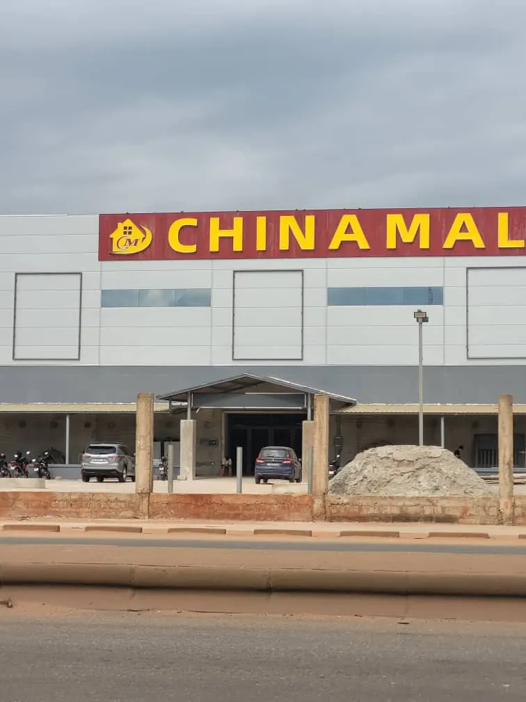 Terrain 1 lot 1/4 en vente en bordure de goudron à Agoè Zongo – 21 millions FCFA