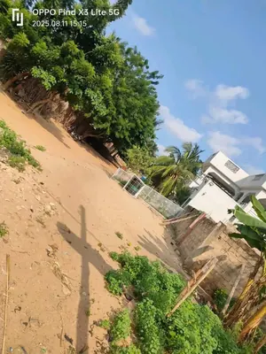 Terrain demi-lot 300 m² en vente en angle de rue à Agoè Sogbossito – 11 millions FCFA — photo 2
