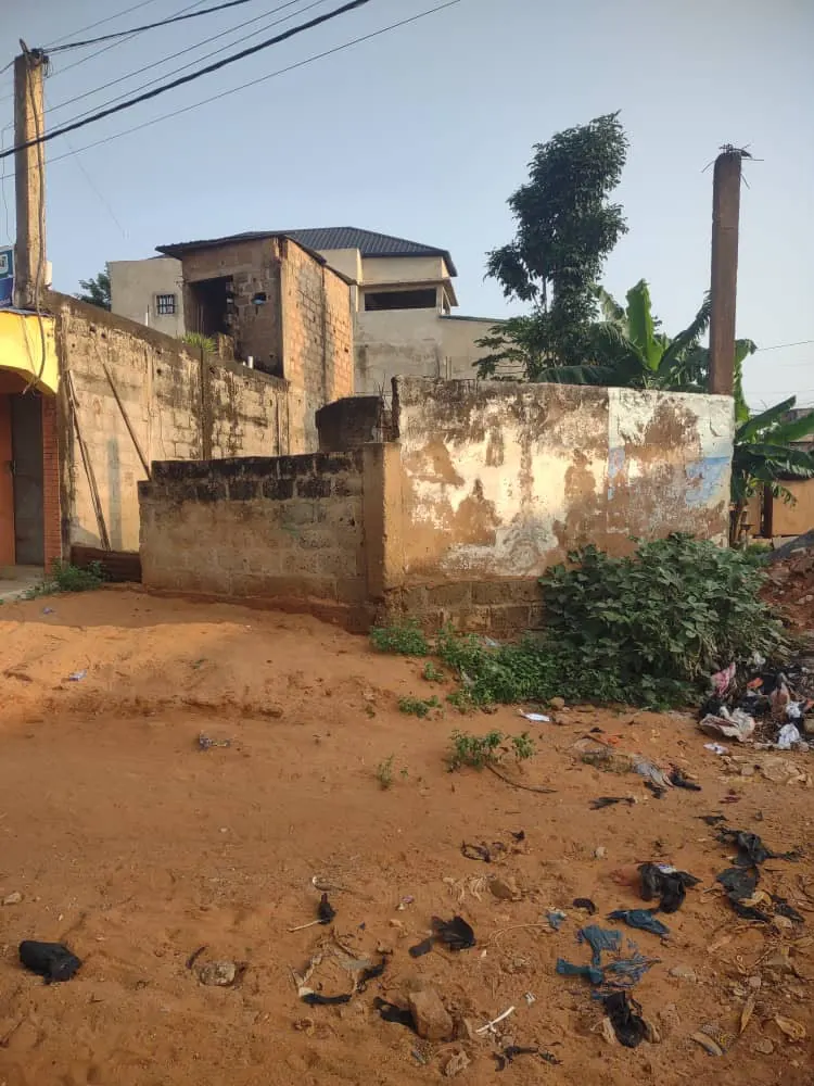Terrain 150 m² en vente en angle de rue à Kégué Attigangomé – 13 millions FCFA
