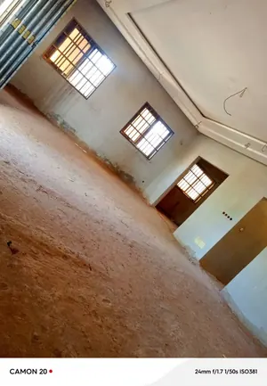 Vente d'une villa duplex à Sogbossito Supermarché Dauphine, 8 chambres, demi-lot, à 250m du goudron – 70 millions FCFA — photo 7