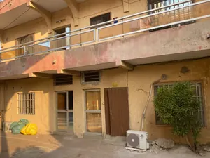 Vente d'un immeuble à Nyékonakpoè, une vingtaine d'appartements, proche du goudron – 700 millions FCFA — photo 6