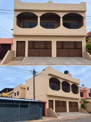 Vente d'une villa à Bè Hôpital, duplex, 8 pièces sur demi-lot – 60 millions FCFA