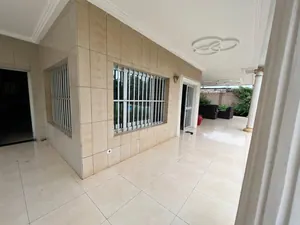 Villa 4 chambres non meublée de 1300 m² avec piscine en vente à Tokoin Wuiti – 480 millions FCFA — photo 5