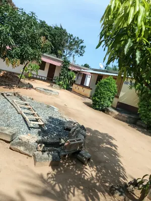 Terrain clôturé avec bâtiments en vente à Adidogomé Avenou Avé Maria – 57 millions FCFA — photo 5