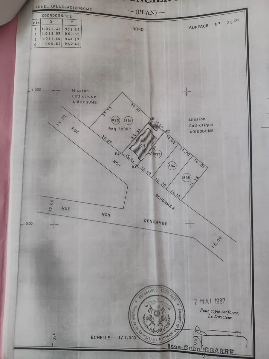Villa étage 6 pièces en vente sur 1 lot avec titre foncier à Adidogomé Catholique – 100 millions FCFA
