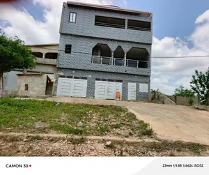 Vente d'une villa duplex à Agoè Légbassito Ahonkpoé, sur demi-lot, R+2, titre foncier personnel – 150 millions FCFA à débattre — photo 2