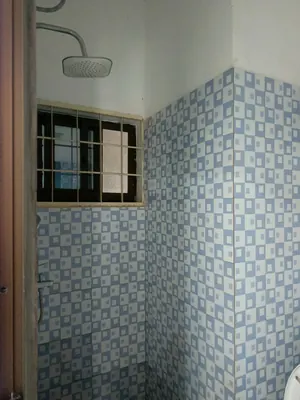 Location d'un appartement à Vakpo Fish, 1 pièce, 1er étage, standing, neuf, meublé – 45 000 FCFA/mois — photo 4