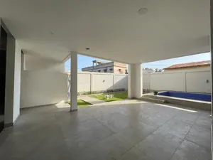 Villa duplex meublée 4 chambres avec piscine en location à Tokoin Séminaire Wuiti – 1 500 000 FCFA — photo 3