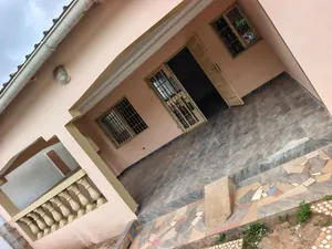 Vente d'une villa à Légbassito Madjikpéto, 2 chambres, proche du goudron – 35 millions FCFA — photo 14
