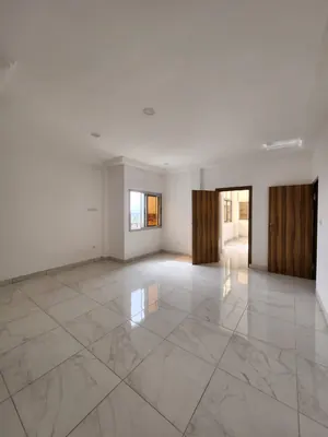 Immeuble R+5 en location à Assivito – 8 000 à 10 000 FCFA/m² — photo 6
