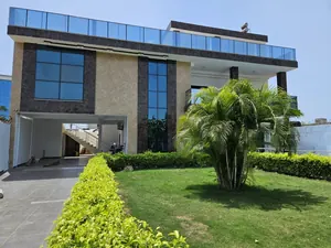 Villa standing avec piscine, jardin et rooftop à louer face à Supermarché Le Champion – 1 500 000 FCFA — photo 3