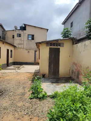 Vente d'une maison à Adidogomé Sagbado, 2 pièces, demi-lot – 18 500 000 FCFA à revoir — photo 2
