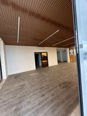 Vente d'une villa à Tokoin Wuiti, 5 chambres, R+2, avec piscine et jardin – 820 millions FCFA à débattre — photo 5