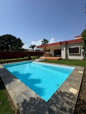 Location d'une villa à Tokoin Tako, 3 chambres + dépendance, avec piscine et jardin, à 50 m du goudron – 1 000 000 FCFA/mois — photo 10