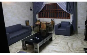 Vente d'un immeuble à Bé Kpéhénou, 2 compartiments (R+4 et R+3), 24 appartements + magasins, bord du goudron – 500 millions FCFA — photo 2