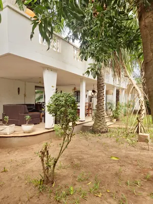 Vente d'une villa à Agoè Cacaveli, meublée avec piscine, 6 chambres sur 2 lots et demi – 350 millions FCFA — photo 11