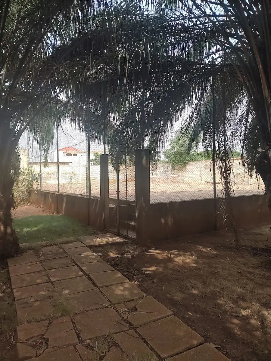 Villa duplex 4 chambres 4760 m² en vente bord du goudron à Novissi – 1,5 milliard FCFA