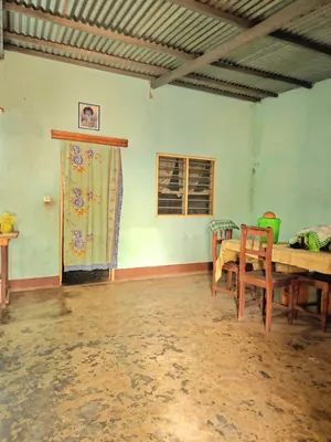 Vente d'une maison à Légbassito près du marché, 2 chambres + salon, à 100 m du goudron CEDEAO – 18 millions FCFA négociable — photo 2