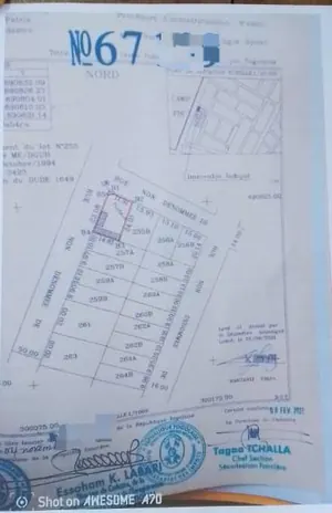 Terrain ¼ de lot avec maison 5 pièces à vendre à Agoè Démakpoè – 11,5 millions FCFA