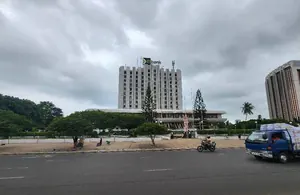 Villa avec boutiques en vente en bord du goudron à Dékon – 500 millions FCFA — photo 5