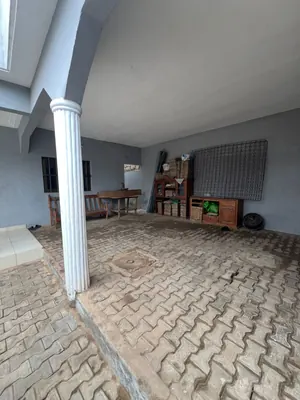 Villa 3 chambres à vendre sur 300 m² à Nanégbé – 47 millions FCFA — photo 2