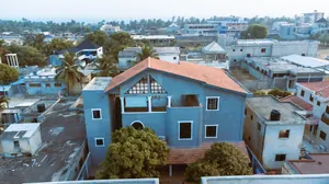 Vente d'une villa duplex meublée à Agodéké, 12 chambres, 600 m², titre foncier personnel – 250 millions FCFA — photo 17