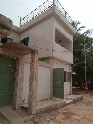 Vente d'une maison à étage à Zanguera Klémé, 4 chambres, à 100 m du tronçon Ségbé-Zanguera – 30 millions FCFA à débattre
