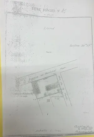 Terrain 2027 m² en vente angle de rue au Grand Marché de Lomé – prix à confirmer