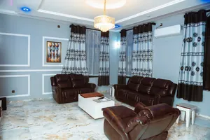 Vente d'une villa duplex meublée à Agodéké, 12 chambres, 600 m², titre foncier personnel – 250 millions FCFA — photo 23