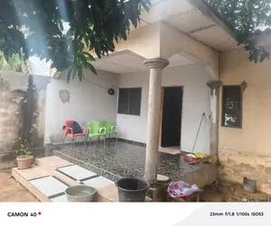 Maison 3 chambres à vendre à Togokomé carrefour Sylvain – 17 millions FCFA