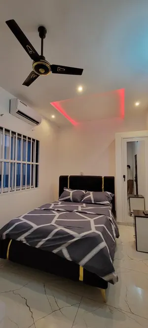 Villa meublée 6 chambres en location à Agodéké – 1 300 000 FCFA — photo 3