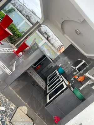 Villa meublée 3 chambres avec piscine en location à Totsi – 750 000 FCFA/mois