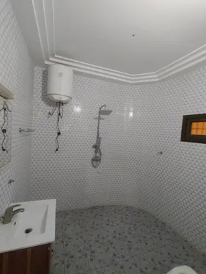 Villa duplex 5 chambres non meublée à louer à Tokoin Nukafu – 500 000 FCFA — photo 2