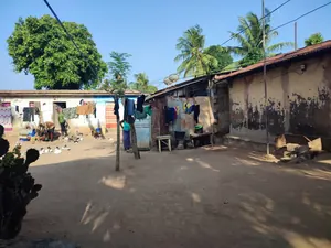 Terrain 1 lot à vendre derrière la station Agbalépédo – 35 millions FCFA