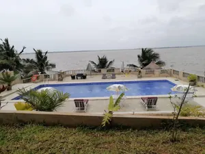 Vente d'un hôtel à Togoville, Ekpui, 12 pièces, 6 000 m² avec piscine et jardin – 480 millions FCFA — photo 10