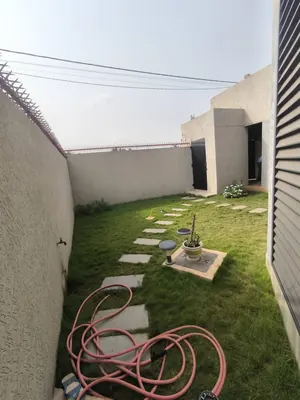 Vente d'une villa basse à Agoè Legbassito Ahonkpoe, 3 chambres, 304 m², nouvelle construction, 2 dépendances – 35 millions FCFA — photo 1