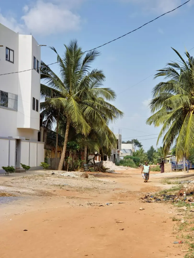 Terrain 13 800 m² en vente à Aképé – 17 millions FCFA le lot