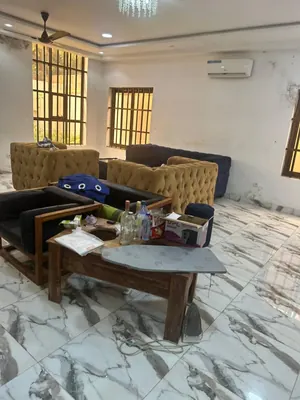 Vente d'une villa à Ségbé Akato Démé, récente, sur 300 m², avec dépendance, jardin et garage 4 voitures – 65 millions FCFA négociable — photo 6