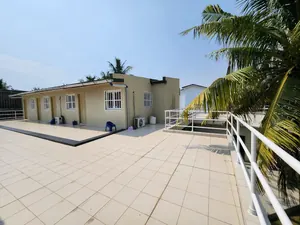 Maison duplex 6 chambres en vente en angle de rue à Baguida – 180 millions FCFA — photo 2