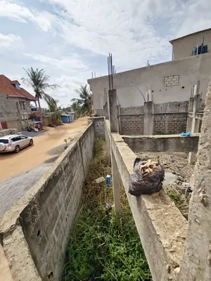 Vente d'une villa inachevée à Légbassito Marina, 3 chambres, 172 m², angle de rue, proche du goudron – 18 millions FCFA — photo 5