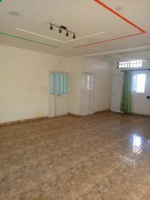 Vente d'une villa à Hountigomé, R+2, 10 chambres, 447 m², angle de rue – 250 millions FCFA — photo 3