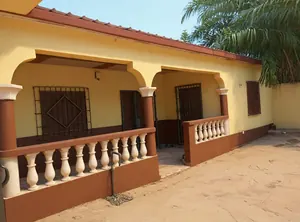 Villa 2 chambres en vente à Zanguera Klikamé – 16 millions FCFA — photo 4