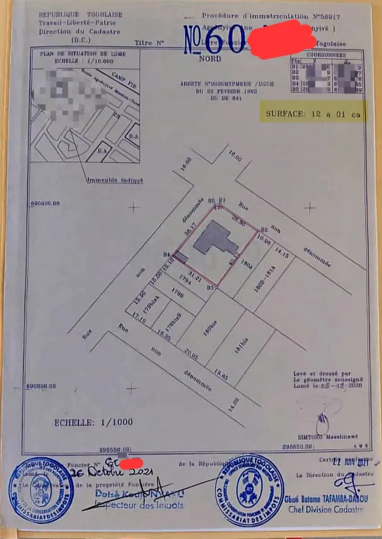 Vente d'une villa à Agoè CCL, R+1, 2 lots en angle de rues, à 40 m du Boulevard CEDEAO – 150 millions FCFA
