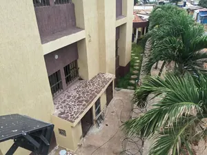 Villa R+1 6 chambres à louer à Tokoin ENAM à 200m du goudron – 750 000 FCFA — photo 2